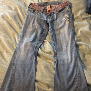 True religion, genes wide flared legs embroidery flowers, great condition